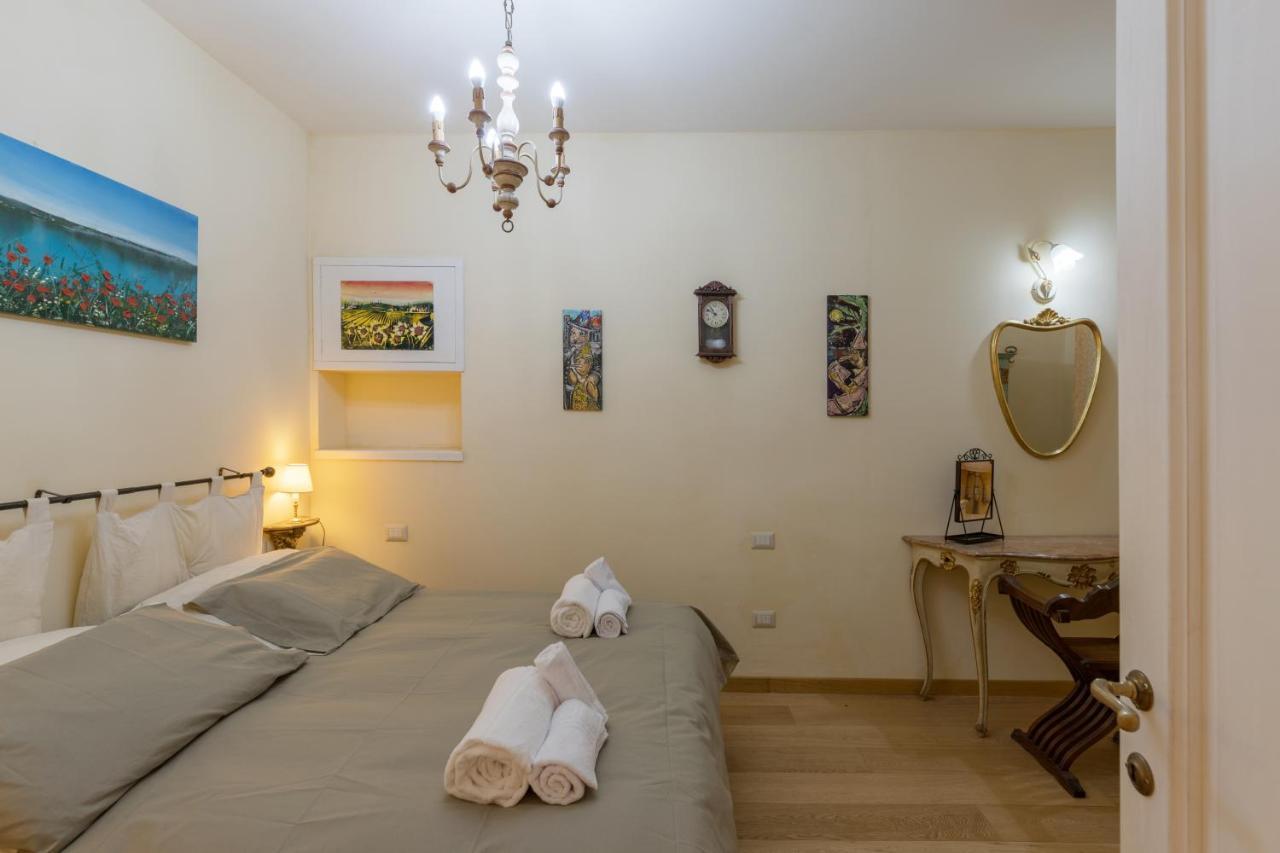 Pinocchio' S House In The Center Of Florence Luaran gambar